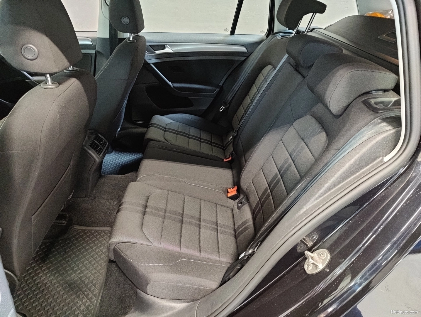 orig_VolkswagP530428_04